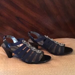 London Fog Dark Navy Nanci Heel Pump 7.5